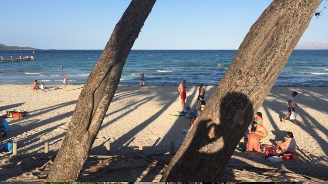 La increíble historia de las vacaciones de Manuel que mantiene en vilo a Twitter