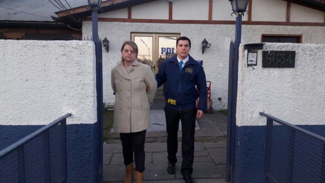 Tesorera de la Municipalidad de La Reina fue detenida por malversar fondos públicos