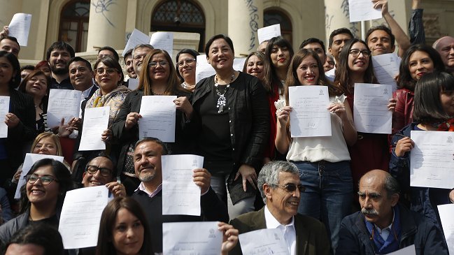 Beatriz Sánchez y el Frente Amplio firmaron compromiso para 