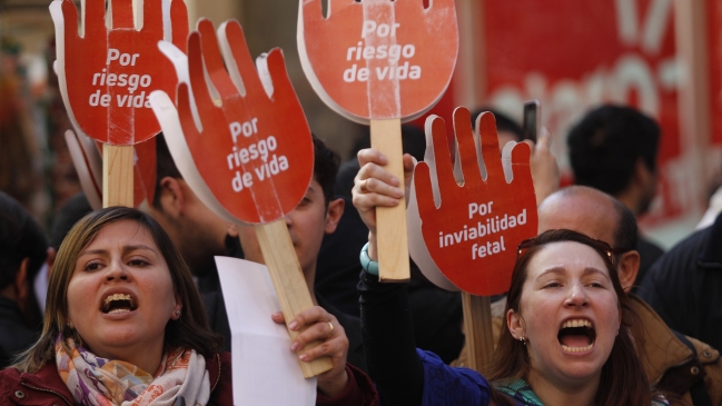 New York Times: Ley de aborto en Chile debe servir de ejemplo a otros países