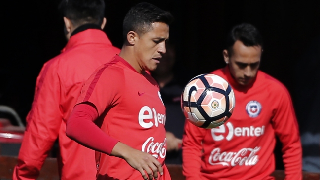 Arturo Salah: Es falso que Alexis Sánchez pidiera permiso para dejar la concentración