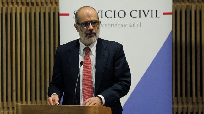 Ministro Valdés reveló fallido acuerdo con partidos políticos para aumentar la edad de jubilación