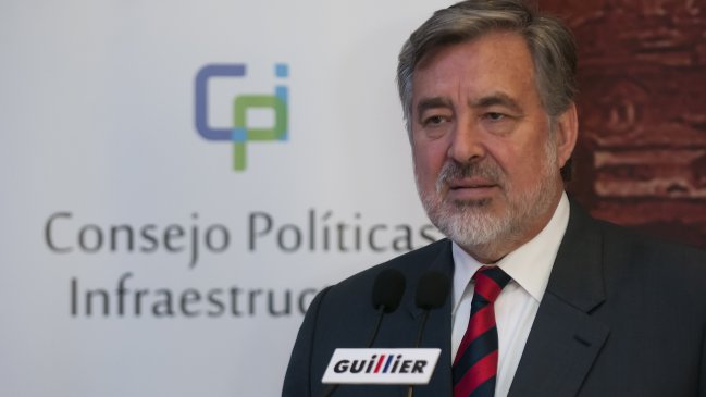 Guillier tras salida de equipo económico: Para crecer hay que generar empleo