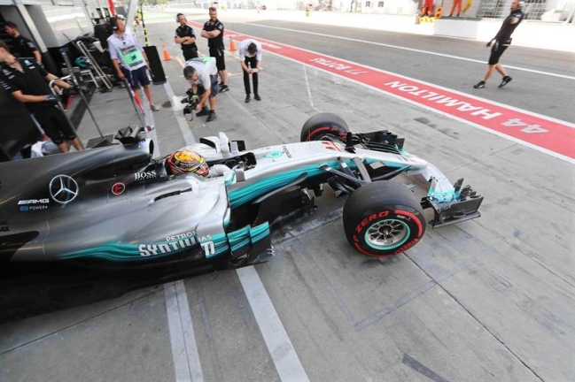 Lewis Hamilton dominó la primera tanda de prácticas en Monza