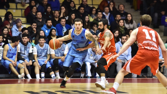CD Valdivia venció a ABA Ancud y se coronó bicampeón en la Liga Saesa
