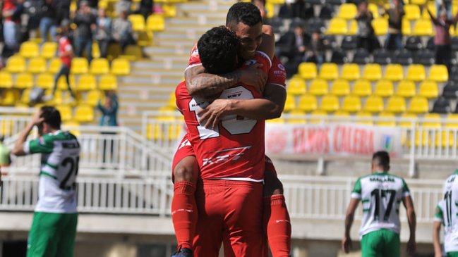 Unión La Calera alcanzó la punta de la Primera B tras vencer a Puerto Montt