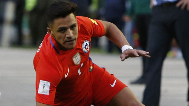 Alexis Sánchez viajó de regreso a Londres en silencio absoluto
