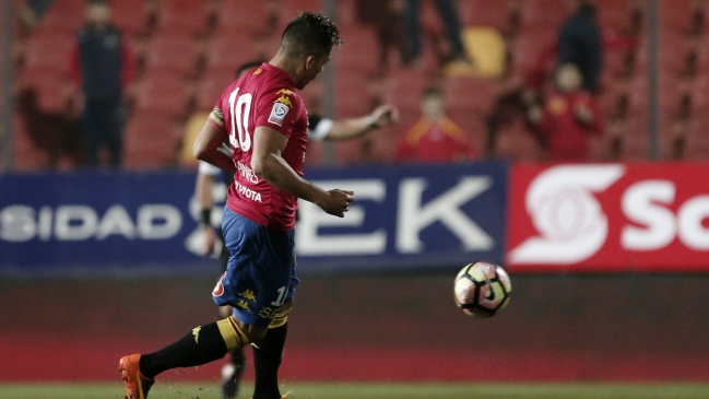 César Pinares partirá a jugar en el fútbol de Qatar