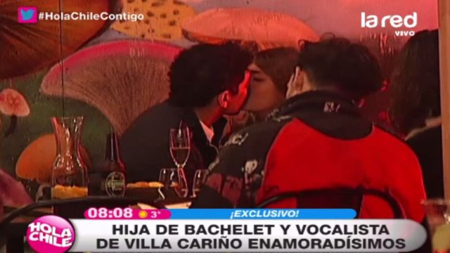 Video Hija De Bachelet Y Vocalista De Villa Cariño Mostraron Su Amor 7315