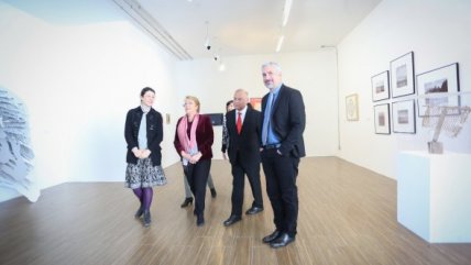 Presidenta Bachelet recorre el Centro Nacional de Arte Contemporáneo Cerrillos