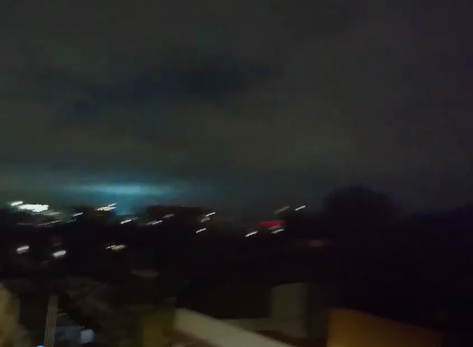Luces en el cielo sorprendieron a los mexicanos en pleno terremoto