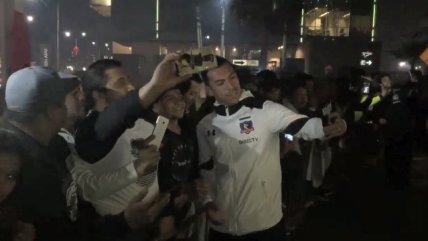 Esteban Paredes compartió con los fanáticos de Colo Colo en Iquique