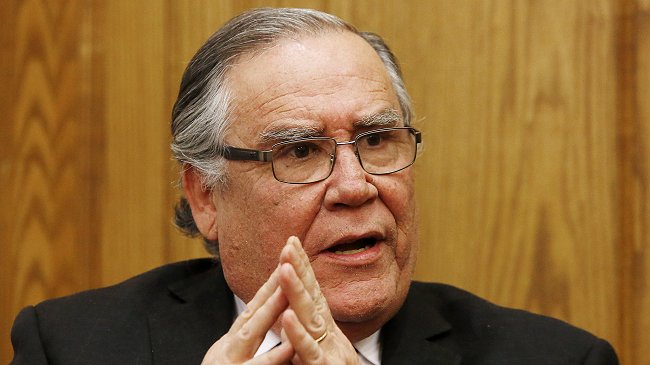 Ministro Campos: Tendré que creer lo que dice el general Oviedo