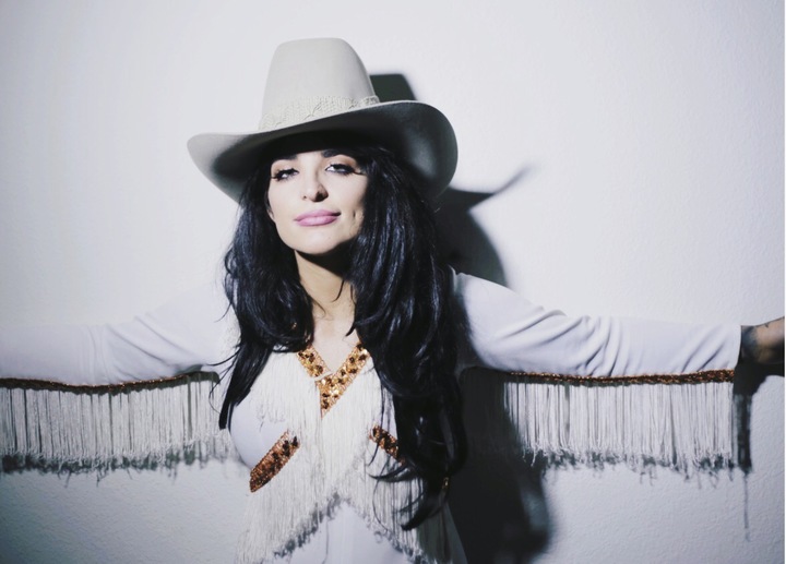 Cantante estadounidense le disparó a indigente que le pidió mover su Porsche