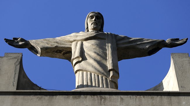 Universidad Católica izó bandera a media asta por la promulgación del aborto