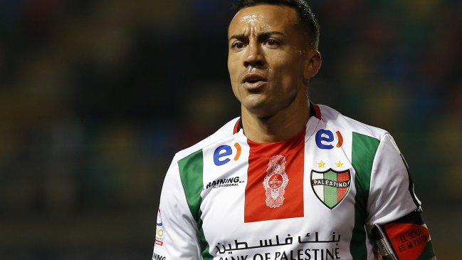 Roberto Cereceda combina capitanía en Palestino con rol de técnico de las series menores