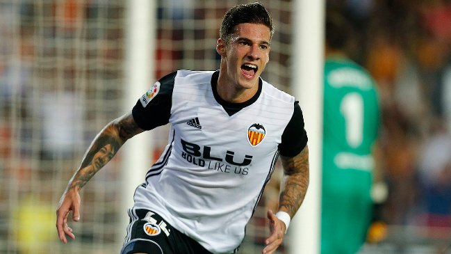 Valencia aplastó a Málaga en el inicio de una nueva fecha de la liga española