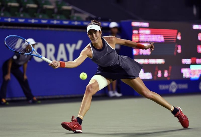 Garbiñe Muguruza estrenó su número uno con un triunfo