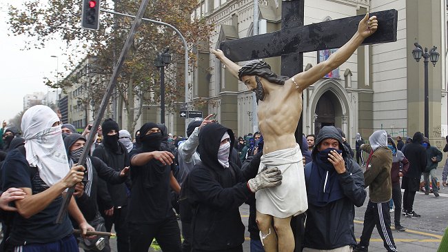 Joven tendrá que pagar 2,6 millones por ataque al Templo de la Gratitud Nacional