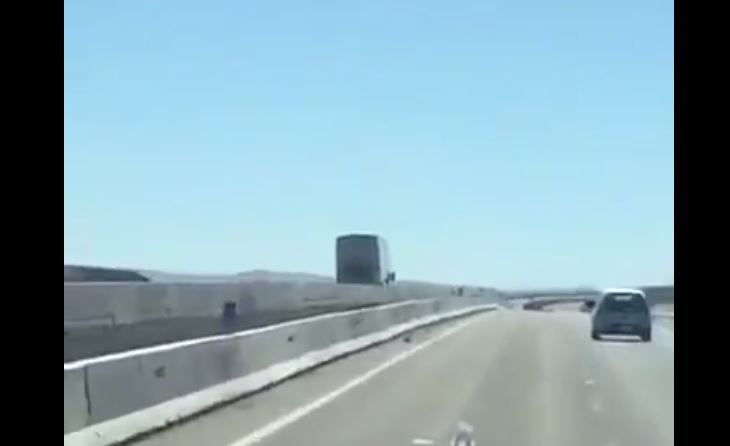 Sorprenden a bus a alta velocidad y contra el tránsito en carretera de Antofagasta