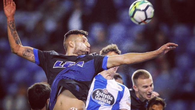 Guillermo Maripán tuvo su esperado debut en la liga española en derrota de Alavés