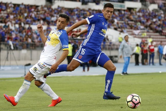 Universidad de Chile y Everton animan un duelo clave en la lucha por el título