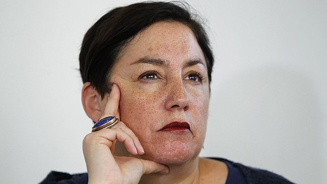 Beatriz Sánchez enfrenta polémicas por veto a Sergio Melnick y plebiscito en el Frente Amplio