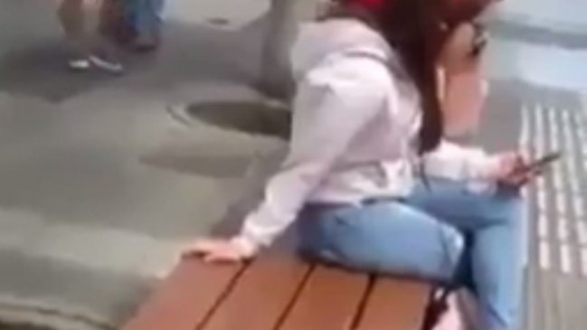 Habla la joven que se viralizó al imitar desafinadamente a Mon Laferte