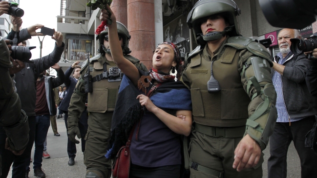 Carabineros desalojó sede de la Conadi de Concepción tomada por comuneros mapuche