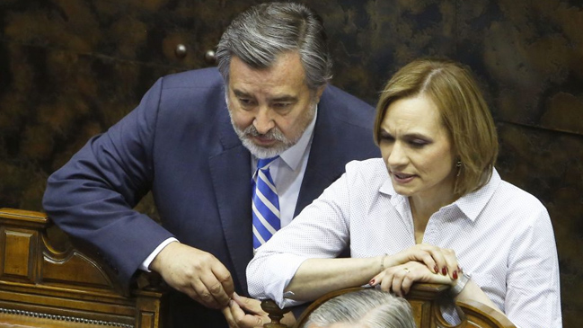 Financiamiento: Guillier gestiona crédito con BCI y Goic recibe aporte de subsecretario