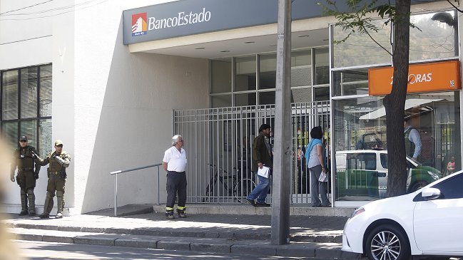 Asalto y balacera en sucursal de BancoEstado en Maipú