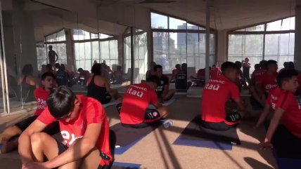   El intenso trabajo de la mundialista selección chilena sub 17 incluyó yoga 