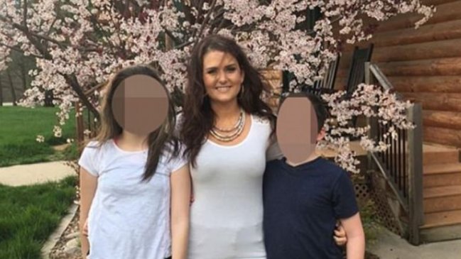 Arrestan a mamá que dejó botados a sus cuatro hijos y se fue de viaje