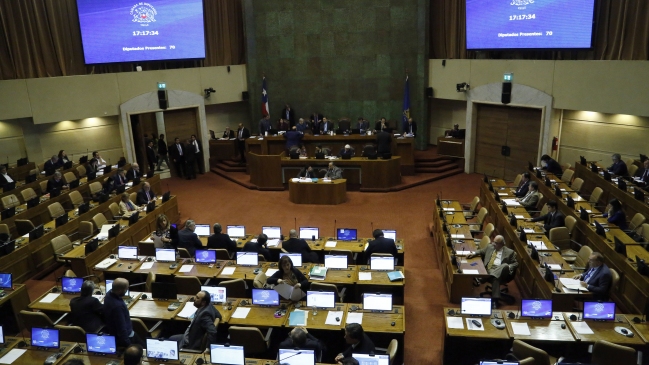 AChM: Conflicto por bono de profesores puede afectar al proyecto de Desmunicipalización