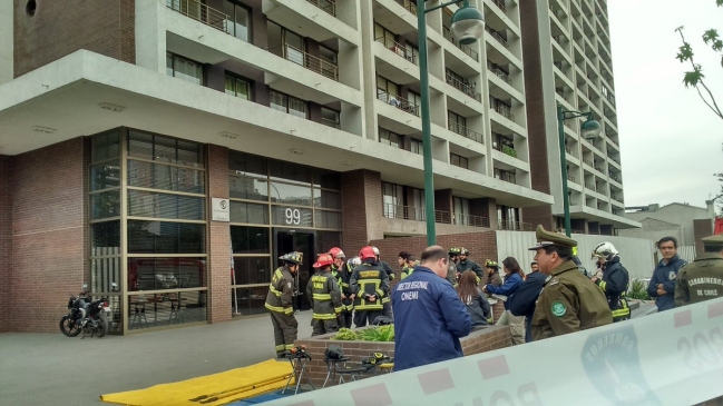 Emergencia en edificio de Ñuñoa por bolsas con elemento radiactivo en subterráneo