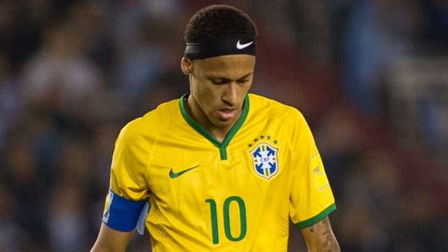 Neymar y Dani Alves lideran a jugadores brasileños en riesgo de perderse duelo con Chile