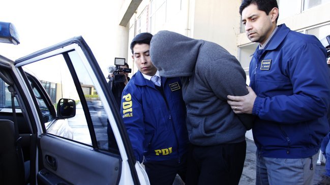 PDI detuvo a presunto autor del crimen de un joven a bordo de bus del Transantiago