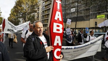   Manifestaciones de vendedores de tabaco franceses por alto precio de cigarrillos 