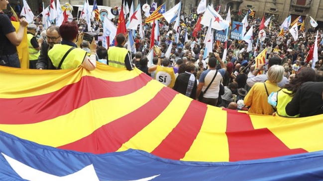 Justicia suspendió sesión del Parlamento catalán ante declaratoria independentista