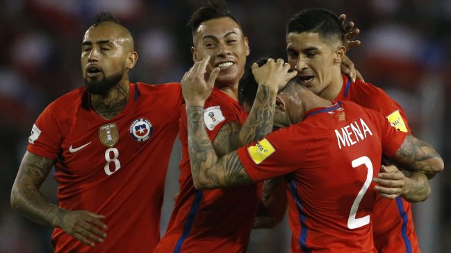 Eduardo Vargas superó a Iván Zamorano y es el tercer goleador histórico de la Roja