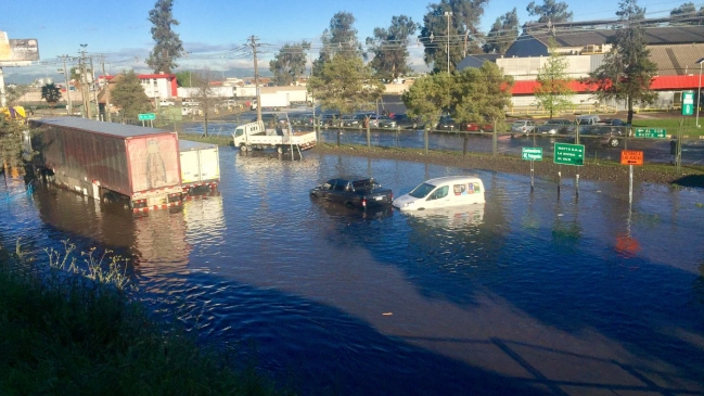 Revisa el estado del tránsito, el Metro y Transantiago