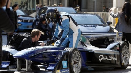   Eliseo Salazar hizo una demostración en un bólido de la Fórmula E 