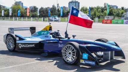   Eliseo Salazar realizó exhibición en bólido de la Fórmula E 