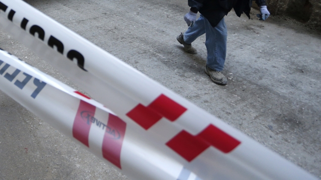 Los Ángeles: Trabajador en riesgo vital tras ser aplastado por container