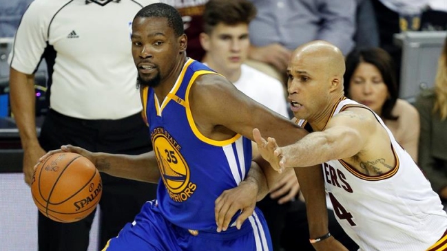 Golden State Warriors busca su tercer título de la NBA mientras Cavaliers y Celtics quieren impedirlo