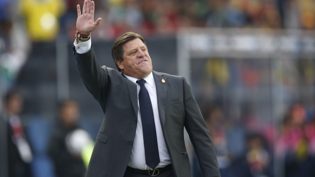 Herrera y Eriksson figuran en lista de candidatos a DT de la Roja