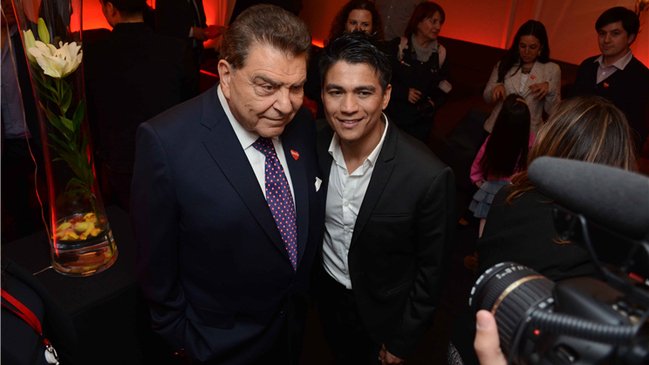 Américo encabeza segunda lista de artistas para la Gira Teletón