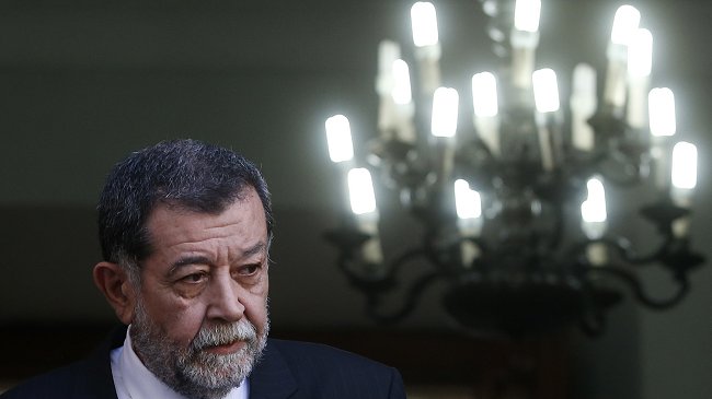 Mahmud Aleuy acortó sus vacaciones y volvió a trabajar a La Moneda