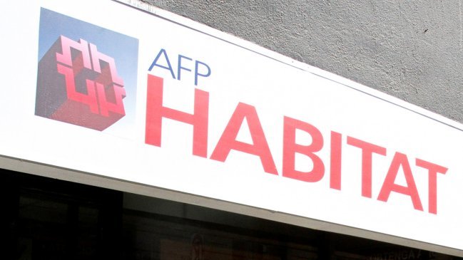 AFP Habitat deberá restituir dineros retenidos a francés que trabajó en Chile