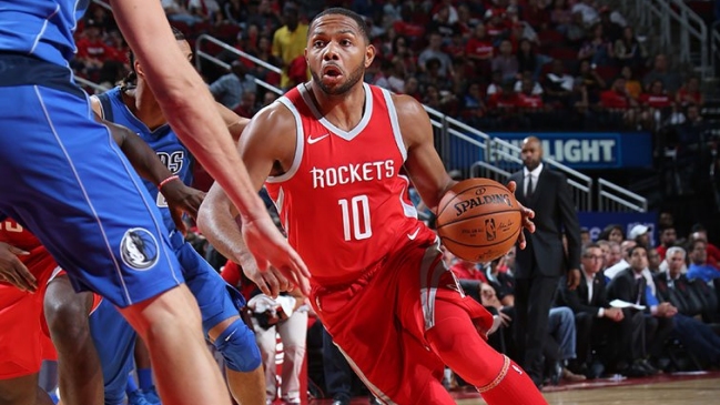 Houston Rockets logró ante Dallas Mavericks mantener su racha perfecta en la NBA